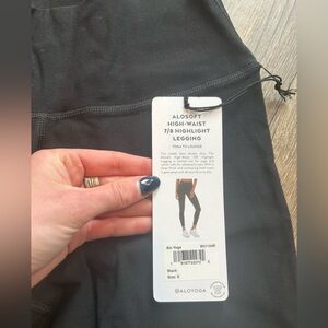 ALO yoga NWT black leggings size small